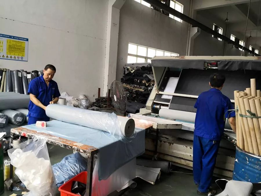 皮革車(chē)間廢氣異味用什么設(shè)備處理？